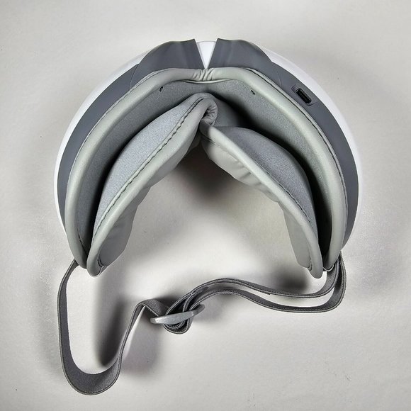 Bob & Brad EyeOasis 2 Rechargeable Heated Air Pressure Eye Massager - Picture 3 of 6